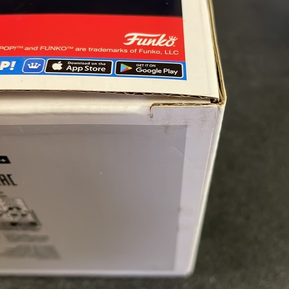 Pop! #281 Selina Kyle on Motorcycle - Picture 12 of 12